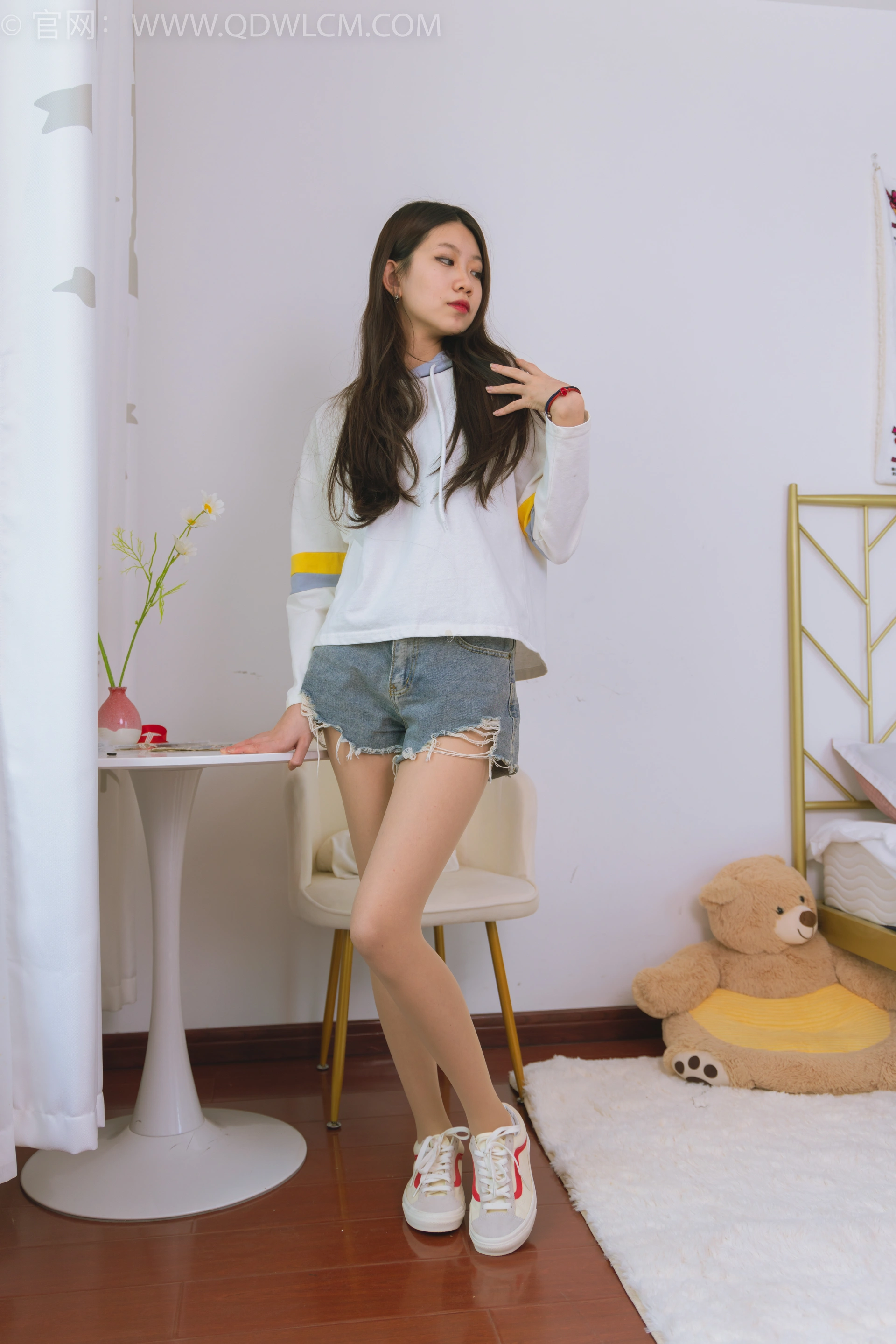 物恋传媒 NO.1511 纤纤-湖边少女 2